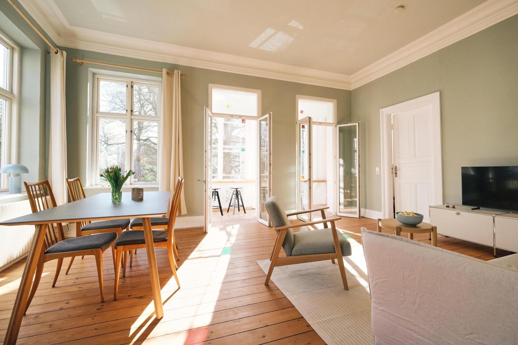 Villa Rosa - Charmante, Grosse Altbauwohnung Фленсбург Екстер'єр фото