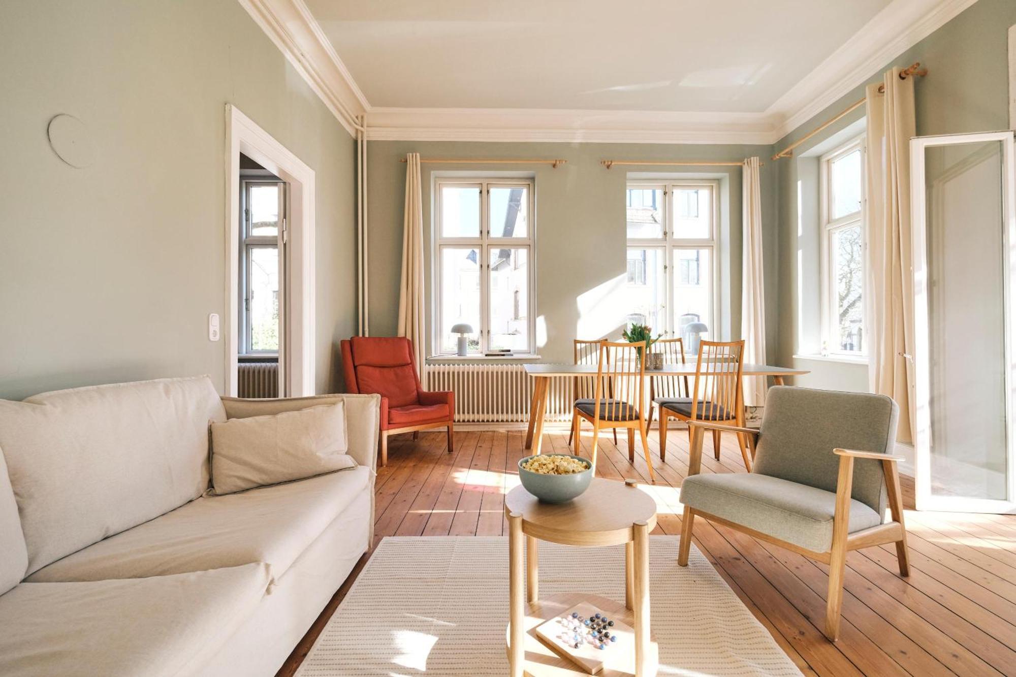 Villa Rosa - Charmante, Grosse Altbauwohnung Фленсбург Екстер'єр фото